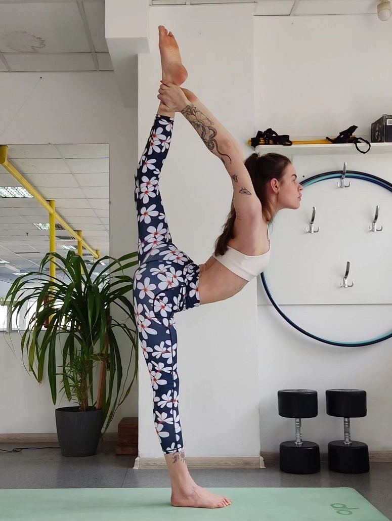 Flower white plumeria yoga leggings