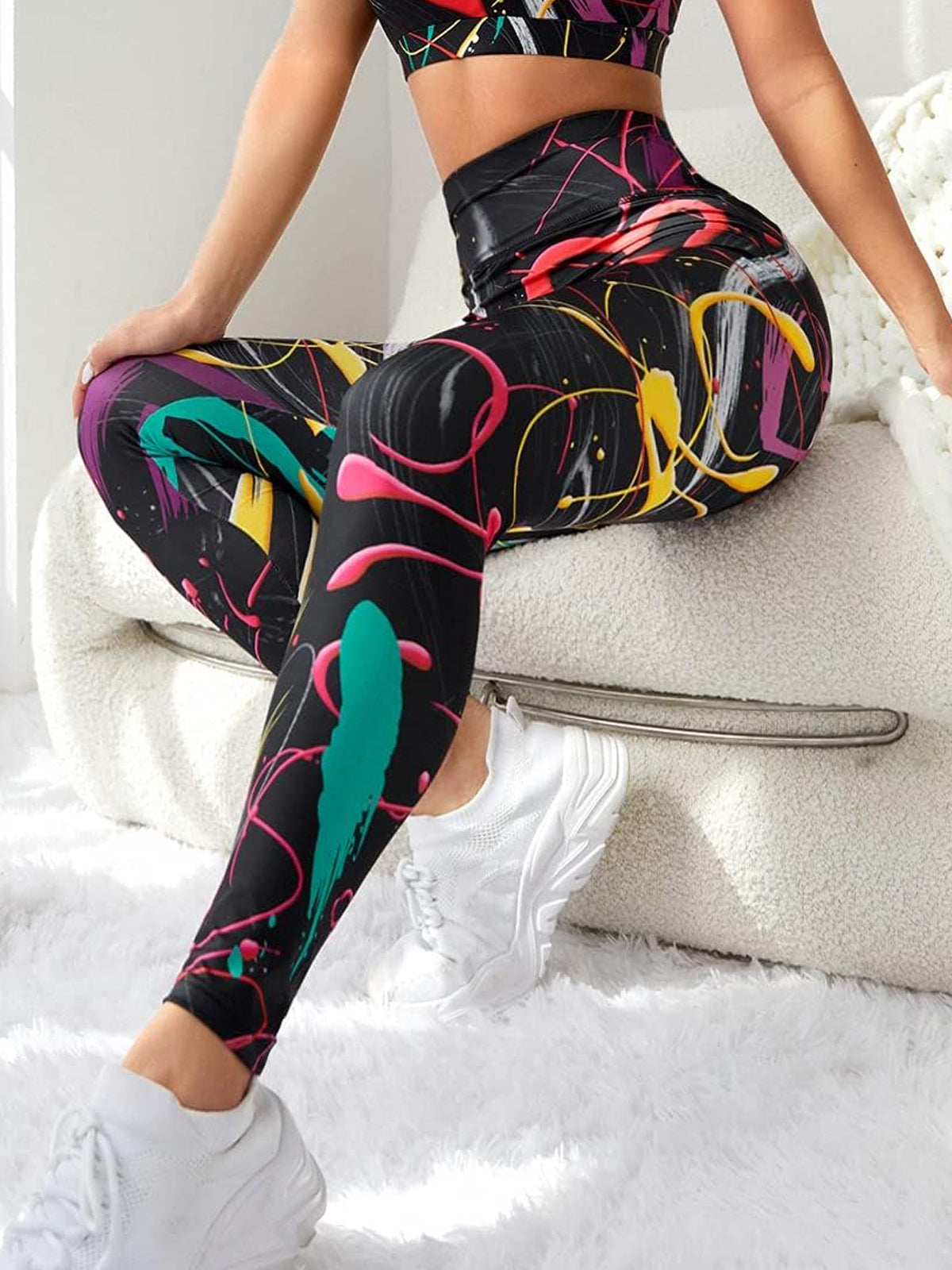 Love paint heart shape black yoga leggings