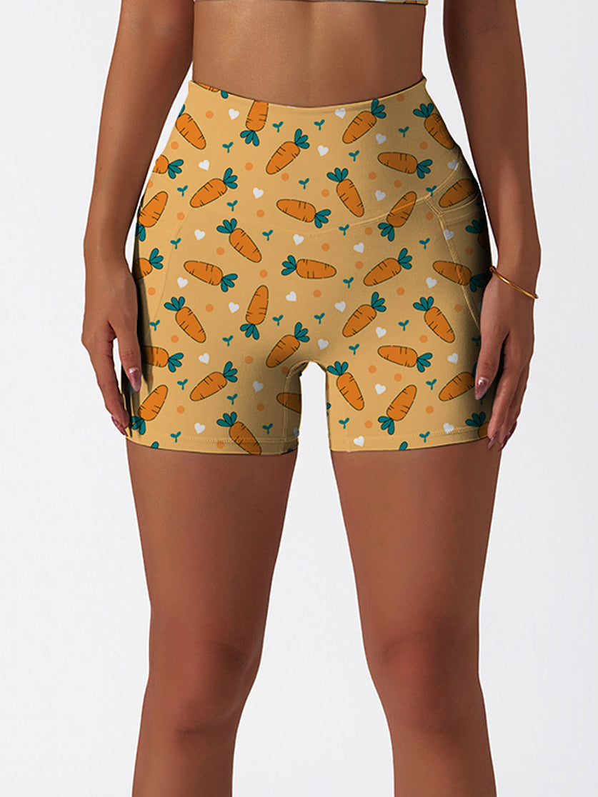 Cartoon carrot little heart pattern pastel yellow shorts