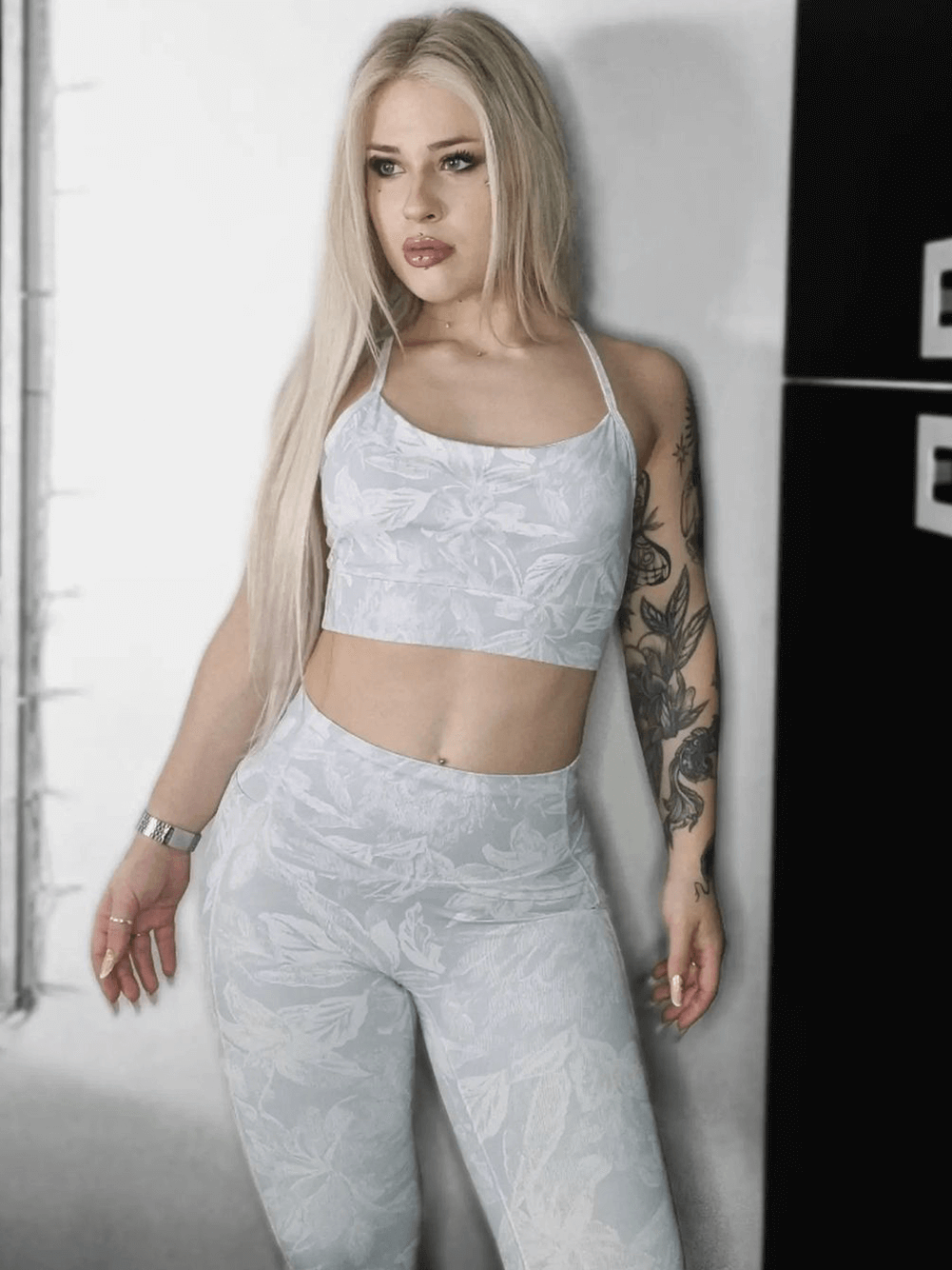 Flower white printed lilies light leggings