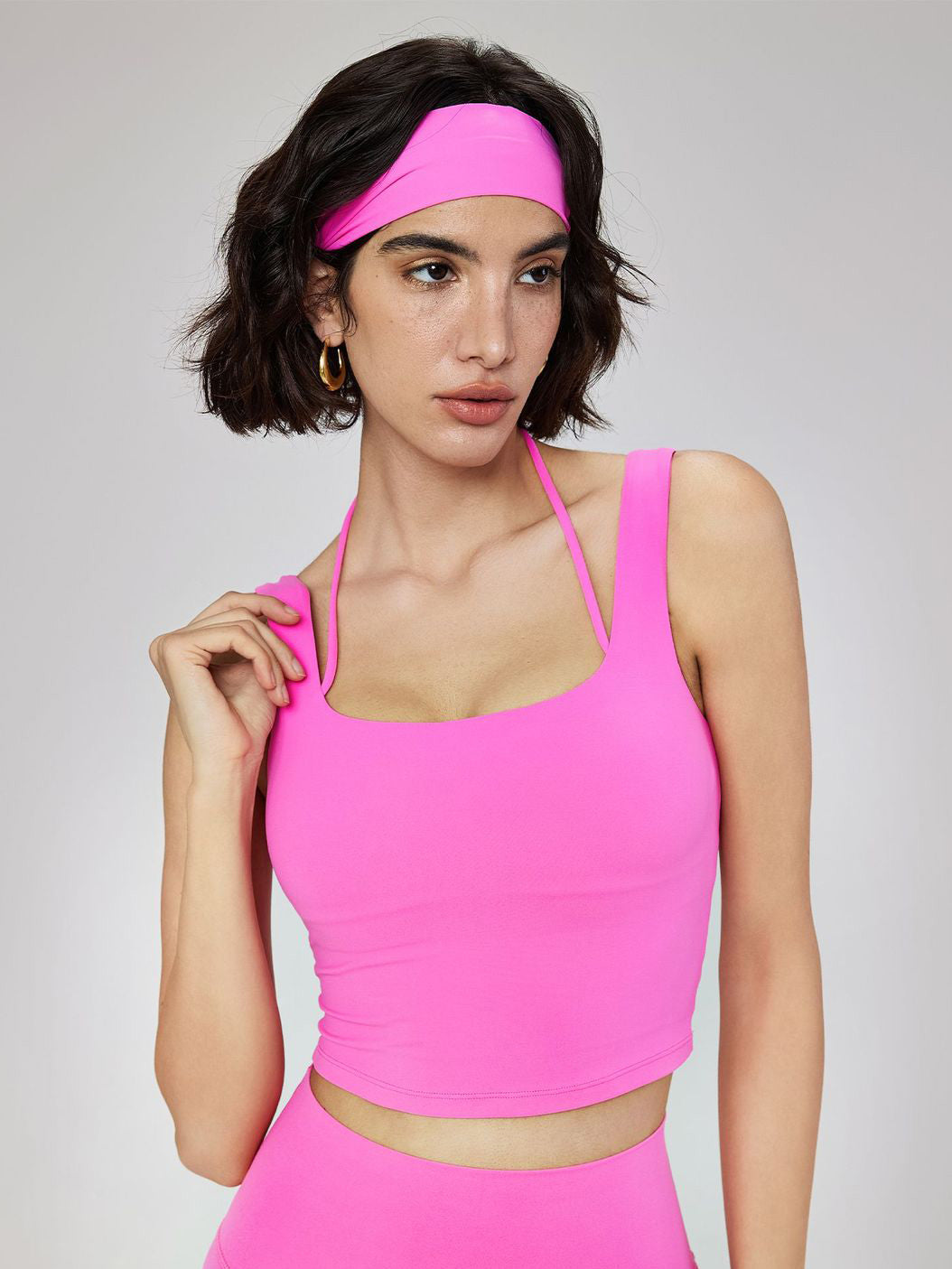 Basic fake two-piece halter neck tank tops with chest pads