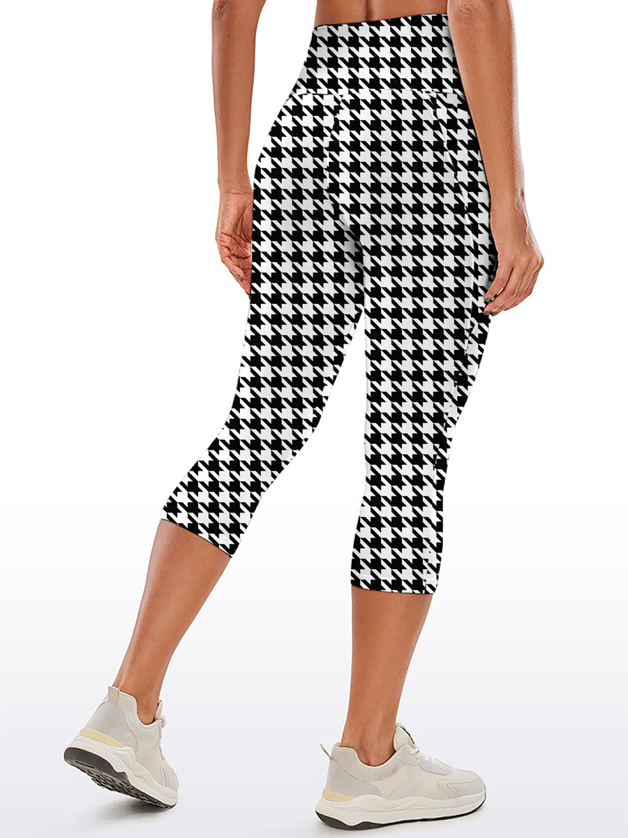 Black and white pattern houndstooth capris