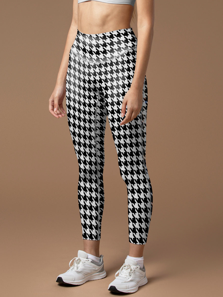 Black and white pattern houndstooth leggings